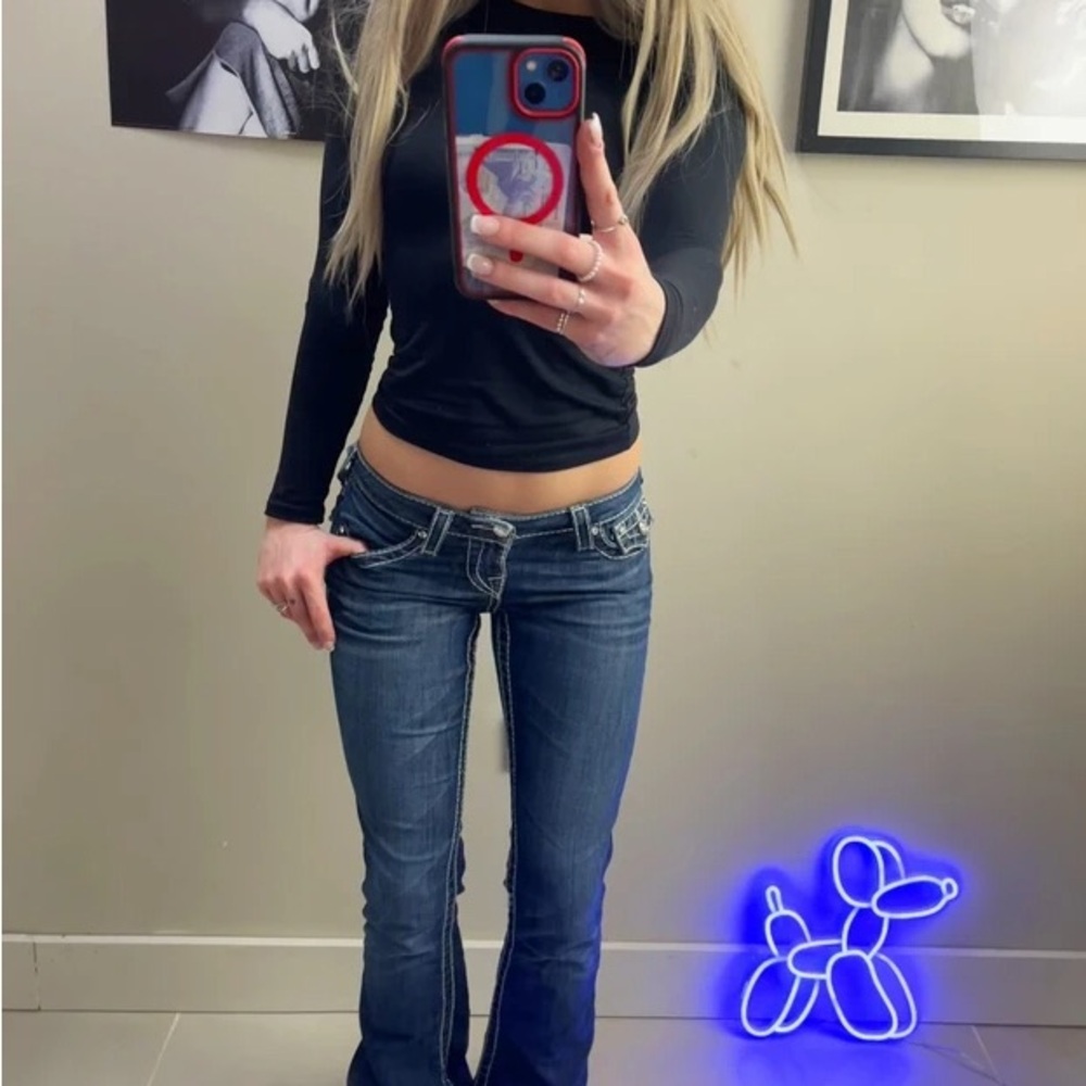 Chic Women's Flare Jeans in Classic Blue